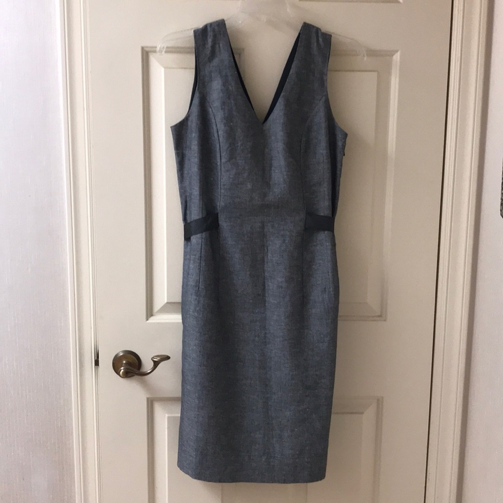 Size 4 Banana Republic linen dress with tie back
